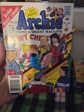 Archie Comics Digest Magazine - Merry Christmas Cover Archie 1988 Christmas